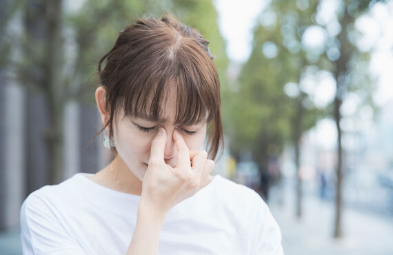 ドライヘッドで頭部をもみほぐし目の疲れを緩和させます | 名古屋のアロマ&リラクゼーションサロン･Prune